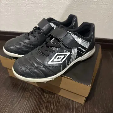 Umbro 풋살화 블랙