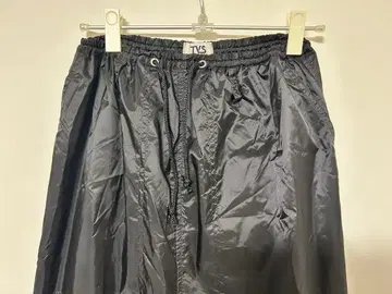 TVS 플랜테이션 블랙 나일론 롱 스커트