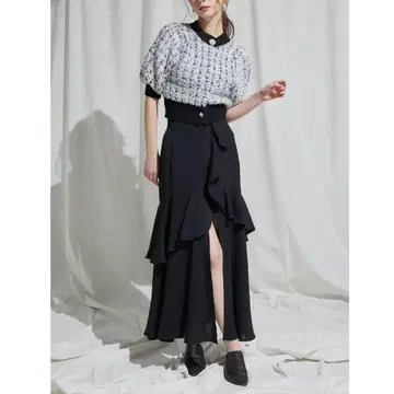 리엔다 프릴 슬릿 H/WSSPT BLK