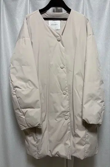 BLESS BLIGE 다운 자켓 베이지 미들 기장