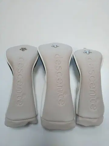 DESCENTE 데상트 엠보싱 로고 골프헤드커버 FW용 2개 UT용 1개