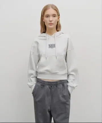 MARITHE 마리떼 프랑소와 저버 후드 부착 후드티