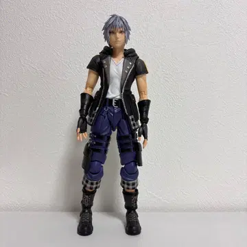 리쿠 피규어 상자 없음