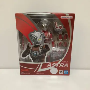 S.H. 피규아트 아스트라 울트라맨 레오 미개봉 새상품