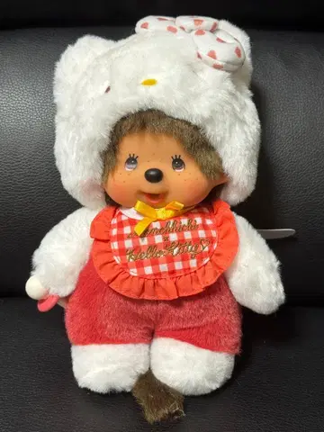 몬치치 x 헬로키티 봉제 인형, 세키구치