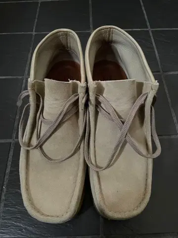 고사리 고사리 클락스 Clarks 베이지 27~28cm