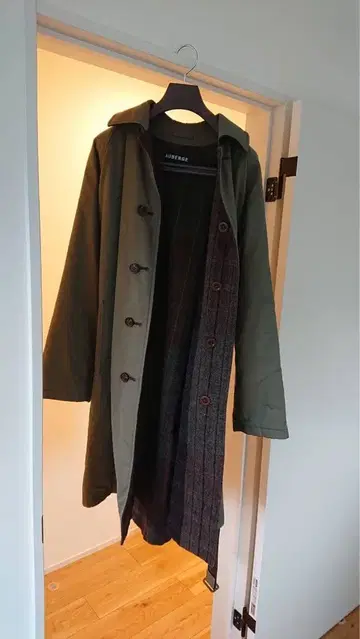 오베르쥬 AUBERGE 코트