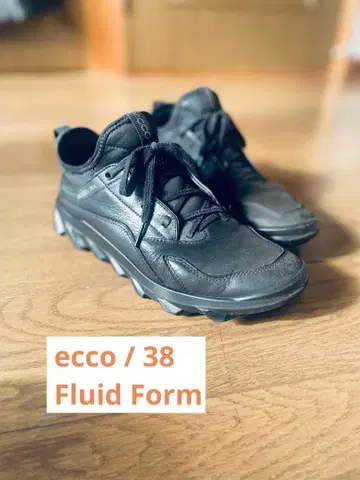 [ ecco ] 블랙 미드컷 스니커즈