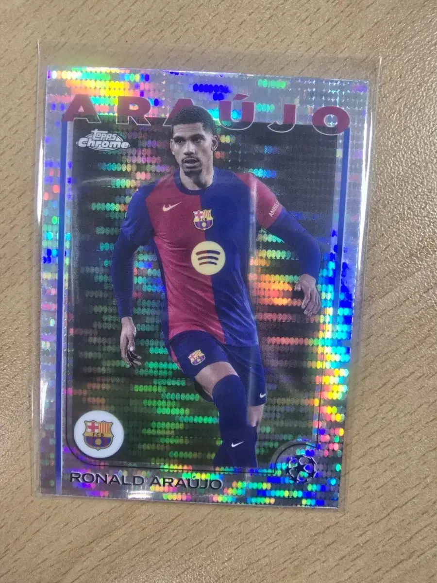 24/25탑스크롬 바르셀로나 로날드 아라우호 펄사리플랙터 축구카드 | 브랜드 중고거래 플랫폼, 번개장터