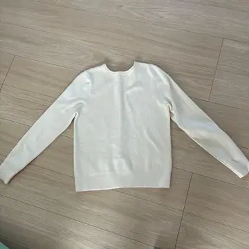 투모로우랜드 Ballsey 화이트 니트 S 사이즈