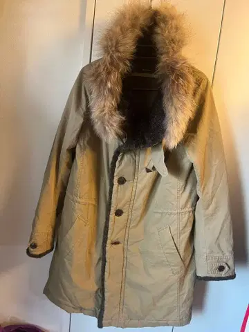 Johnbull 퍼 달린 모즈 코트 샌드 베이지