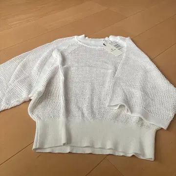 GrandTable 화이트 니트 오분 소매