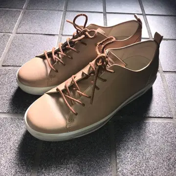 ecco 베이지 가죽 스니커즈