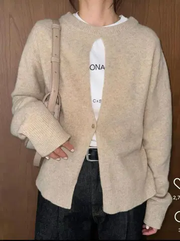 CLANE x Suzu W FACE 센터 슬릿 니트탑