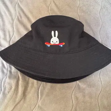CUNE 버킷햇 스케이트보드 토끼