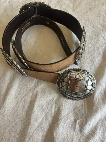 새상품급! PUNTOVITA/푸토비타 콘초 벨트