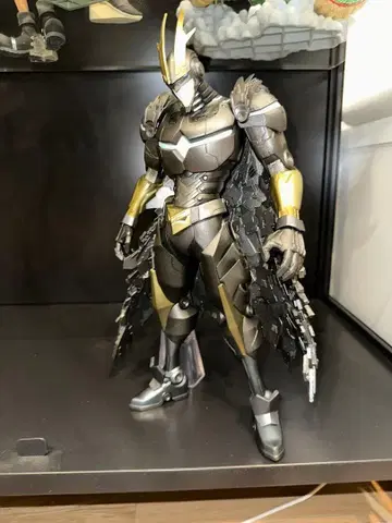 나의 히어로 아카데미아 제일복권 엮어가는 힘 아머드 올마이트 피규어