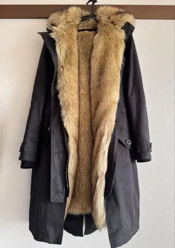 블랙 퍼 부착 모즈 코트 PARKA LONDON