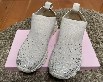 새상품급 플러스 다이애나 +DIANA 비쥬 스니커즈 아이보리 22.0cm