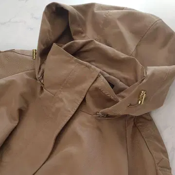 루일 에 부티크 트렌치코트 후드 부착