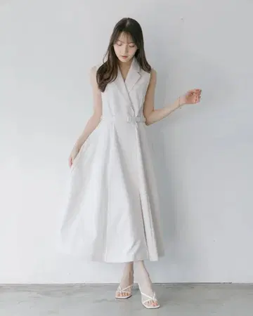 Lalune 슬리브리스 트렌치 원피스