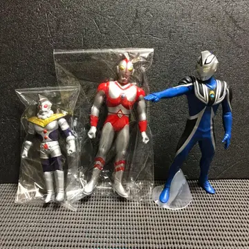 울트라맨 피규어 3체 세트