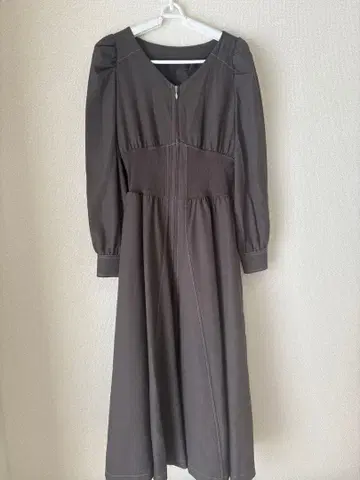 앙데팡당 허리 리브 지퍼 원피스