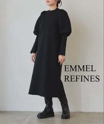 EMMEL REFINES 맨투맨 라이크 퍼프 슬리브 니트 원피스