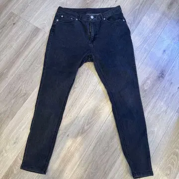 다크 그레이 스키니 데님