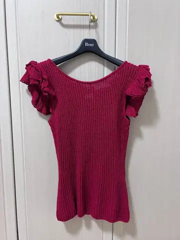 르네 Rene 34 프릴 소매 버건디 니트 반팔 진홍