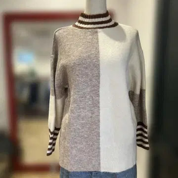새상품급 (브라운 화이트 바이컬러) 스트라이프 니트 스웨터