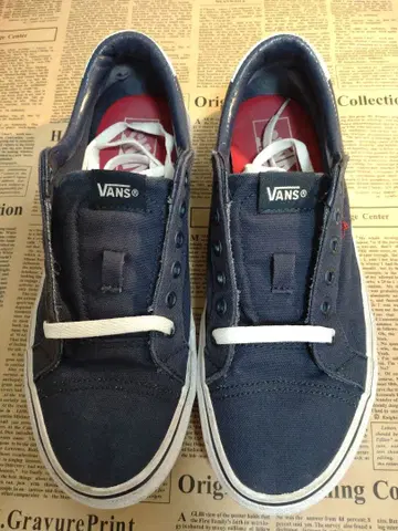 VANS 네이비 스니커즈 V311