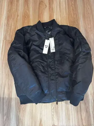 [ 새상품 ] 하이브리드 다운 오버 사이즈 UNIQLO J+