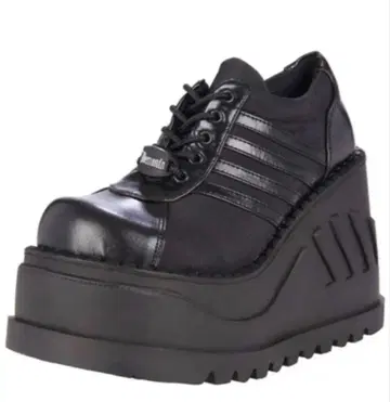 Demonia 블랙 통굽 스니커즈