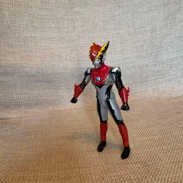 울트라맨 로쏘 프레임 피규어