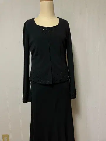 DKNY 스커트 셋업 3점