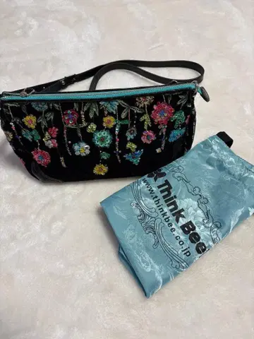 Think Bee! 싱크비 라지 비즈 숄더백