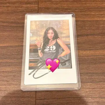 twice 지효 enemy 사인 폴라로이드