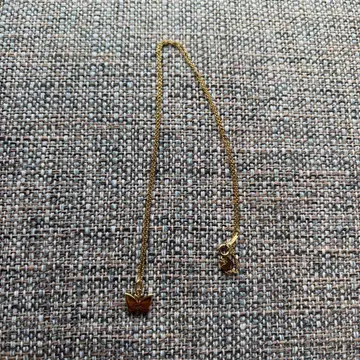 골드 컬러 나비 펜던트 목걸이