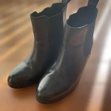 프릭스스토어 블랙 가죽 사이드 고어 부츠 중간 힐