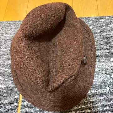 브라운 헌팅 캡 스컬 버튼 포함