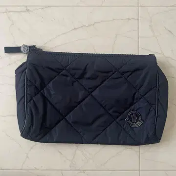 MONCLER 네이비 퀼팅 클러치백