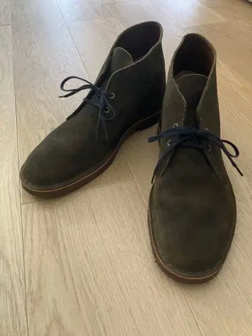 Clarks 잉글랜드제 디저트 부츠 다크 올리브