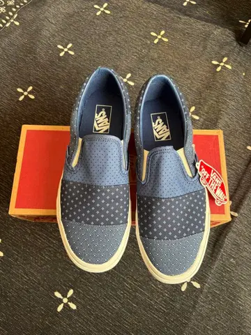 미사용 새상품 Vans 블루 슬립온 27.5
