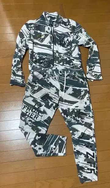 아이즈프론티어 상하의 세트 낱개 판매 불가 본문 읽어주세요.