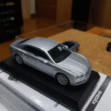 교쇼 1/64 벤틀리 컬렉션 [ BENTLEY FLYING SPUR ]