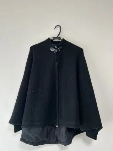 클리닝 완료 TORRAZZO DONNA 다운 절개 블랙 판초