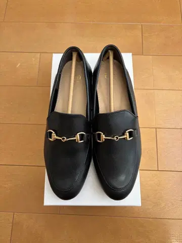 Fin 천연 가죽 비트 로퍼 거의 미사용