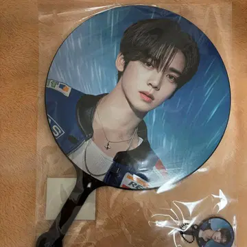 HERE&NOW 서울콘 부채 한유진