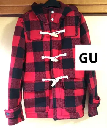 GU의 후드 부착 빨간색과 블랙 깅엄 체크 더플 코트